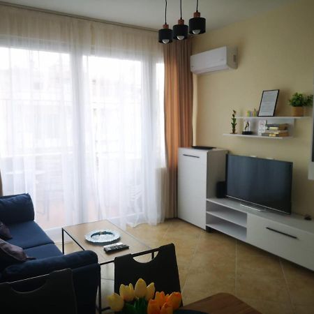 Riviera Deluxe Apartments Vlorë Eksteriør billede