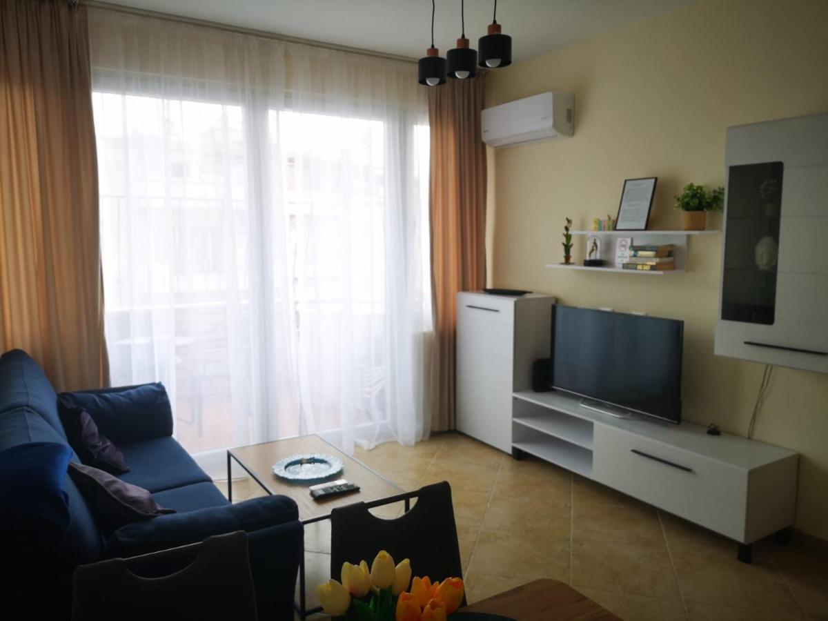 Riviera Deluxe Apartments Vlorë Eksteriør billede
