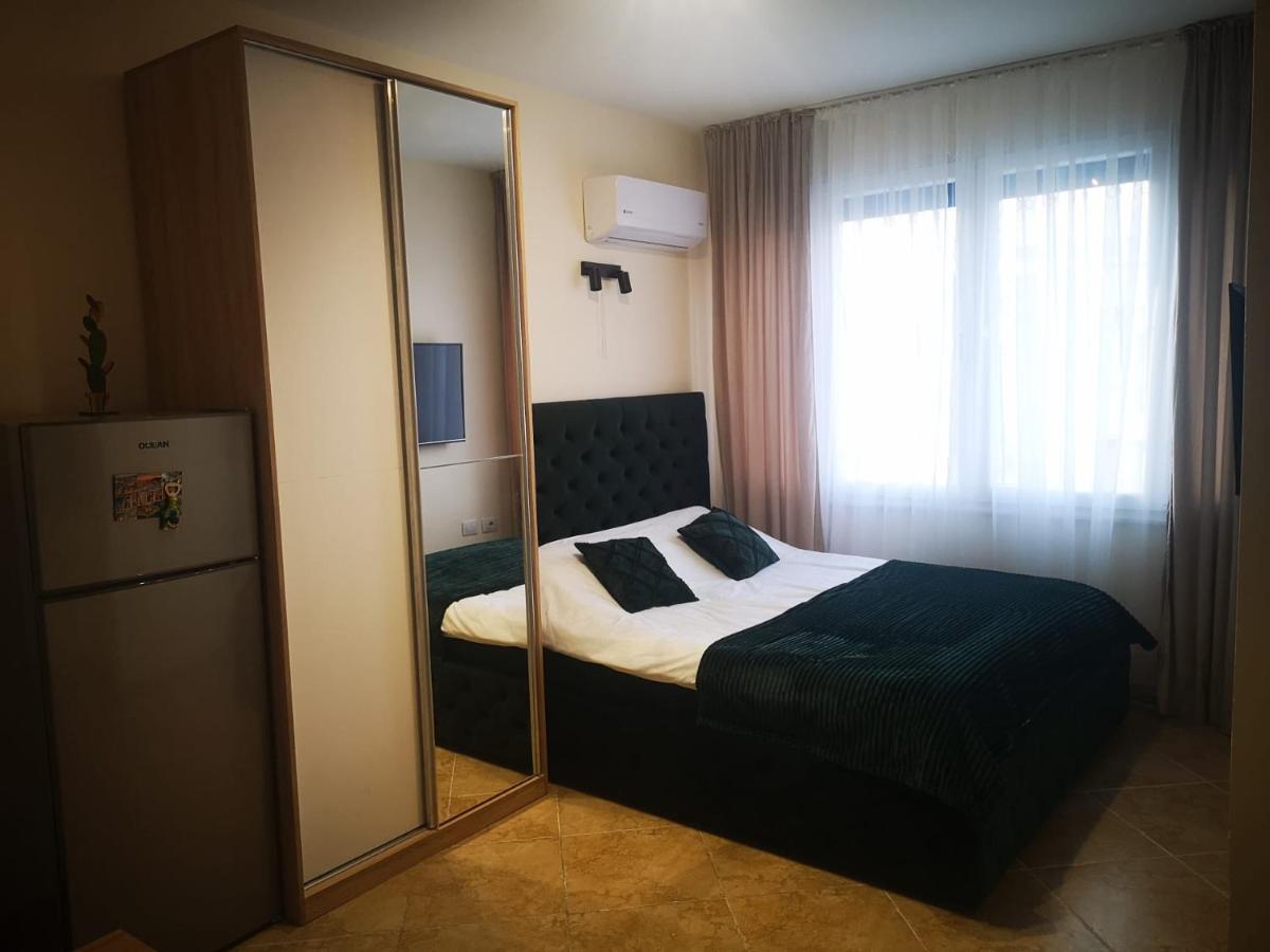 Riviera Deluxe Apartments Vlorë Eksteriør billede