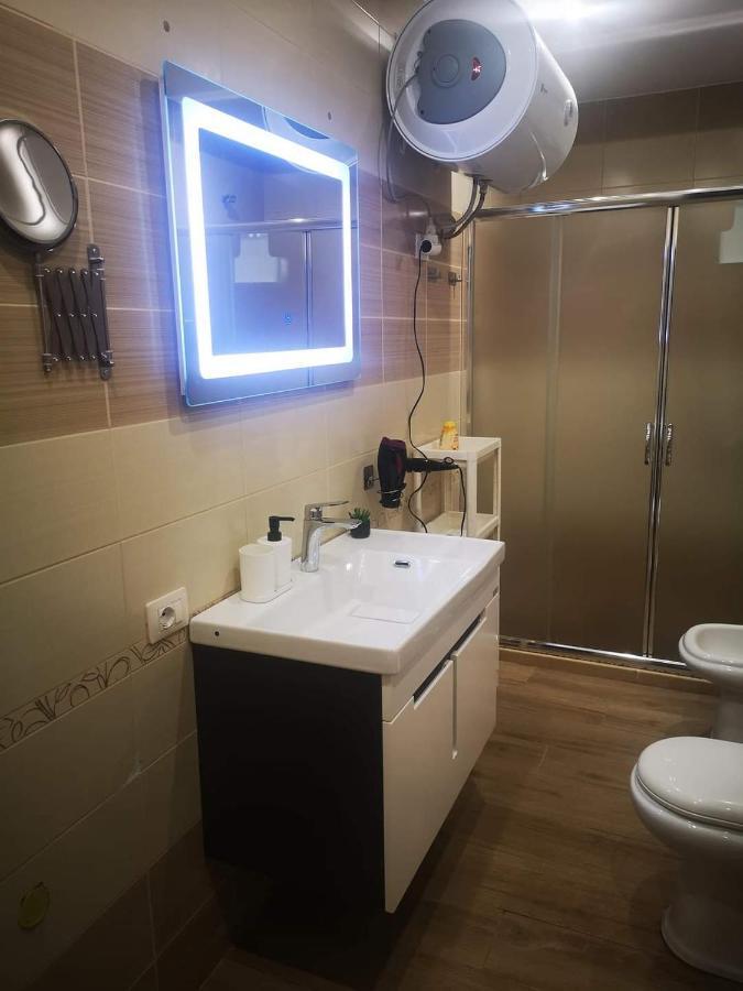Riviera Deluxe Apartments Vlorë Eksteriør billede